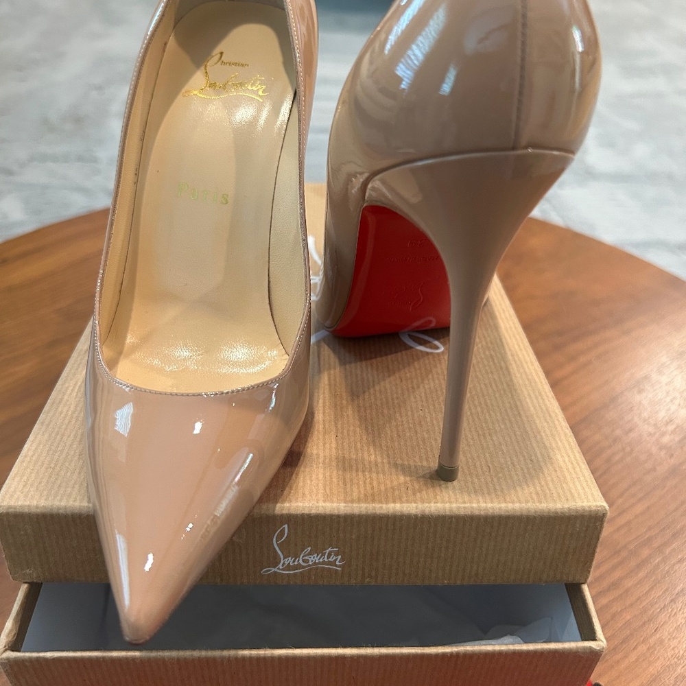 Christian Louboutin Decollete 554 100m Patent pump Heels